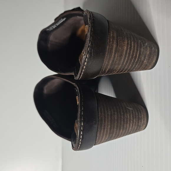 Clarks Artisan Women's 9 Brown and Black Heeled Mules Buckle - Picture 5 of 7